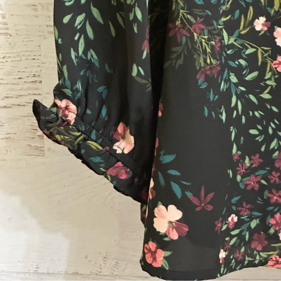 CeCe Women’s Floral Print Ruffled V-Neck Button Front Blouse - Picture 8 of 15